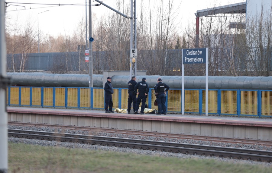 Nagłe zdarzenie na peronie. Nie żyje 56-letni mężczyzna